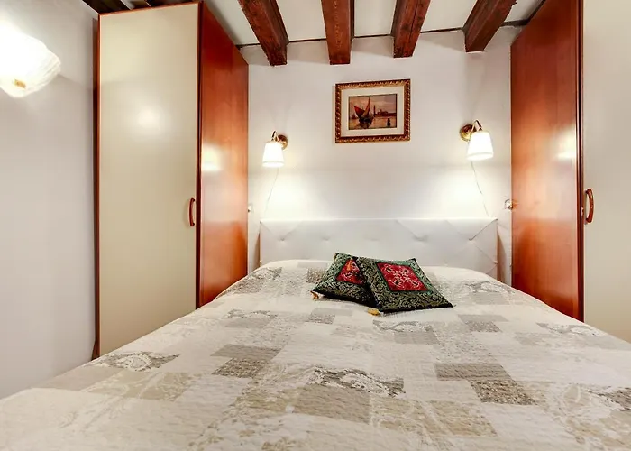 Leo Apartment Loc-03081